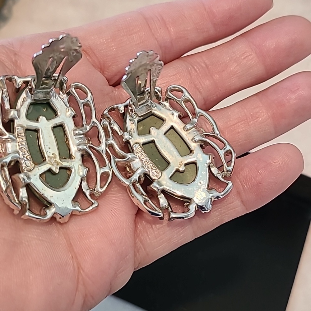 Vintage 60's Sarah Coventry Carousel Clip Earrings - Picture 8 of 9